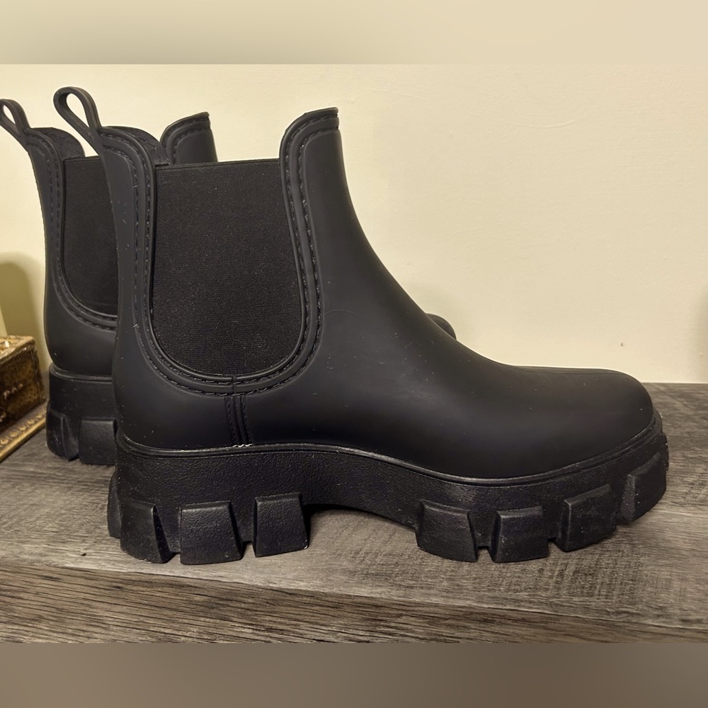 Jeffrey Campbell Platform Chunk Lug Boots.  Size 8